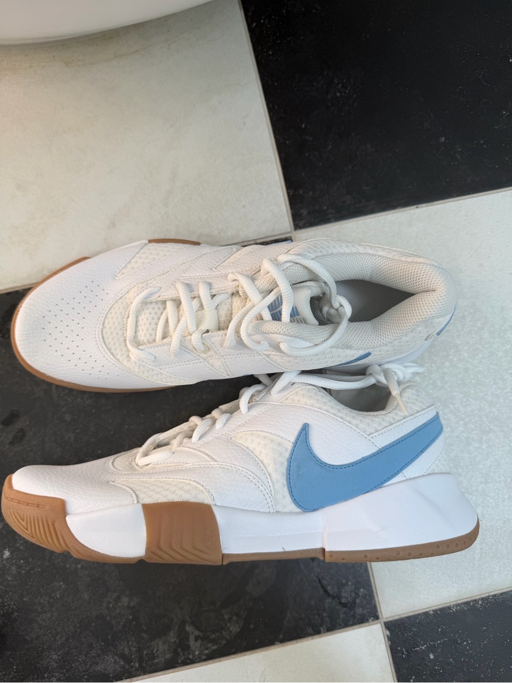 Nike Court Lite 4 (men’s tennis shoes size 9) (never worn)